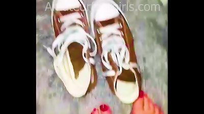 girl displays her sweaty, smelly chat sneaker shoes, the insoles are very sweat-soaked and very stinky to wear from barefoot.