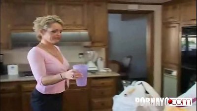 cougar Kelly Leigh tears up The Delivery gifted